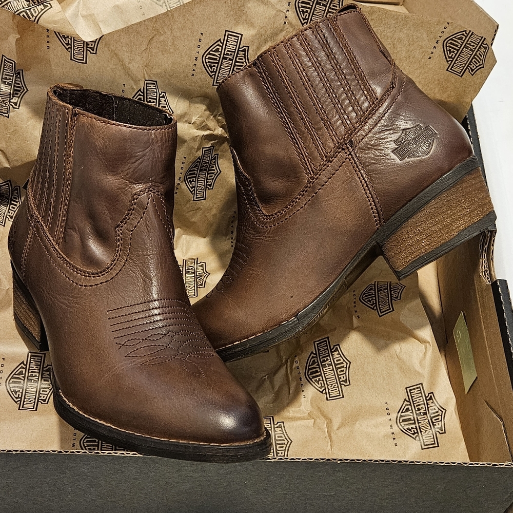 Boots On The Ground..NWT Woman's Harley-Davidson Cowboy Booties, LET'S GO